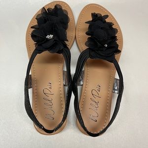 Wild Pair Flat Black Sandals 10 m Cute